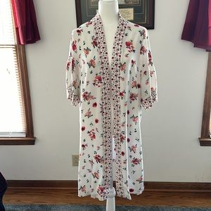 TIME&TRUE, Kimono, Flowy White Floral Print Long, One Size Fits All.